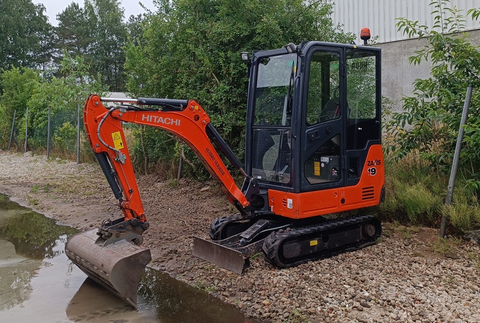HITACHI - 2 ton